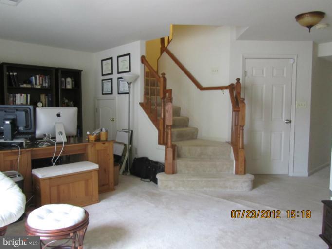 12017 Edgemere Circle Reston, VA 20190 - Photo 13 of 27 Large bright family room walk out to large patio