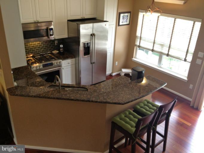 12017 Edgemere Circle Reston, VA 20190 - Photo 14 of 27 Spacious Kitchen