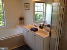 12017 Edgemere Circle Reston, VA 20190 - Photo 20 of 27 Bath (Master)