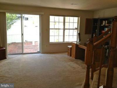 12017 Edgemere Circle Reston, VA 20190 - Photo 21 of 27 Large bright family room