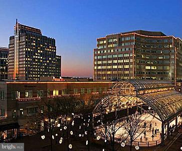 12017 Edgemere Circle Reston, VA 20190 - Photo 22 of 27 Community