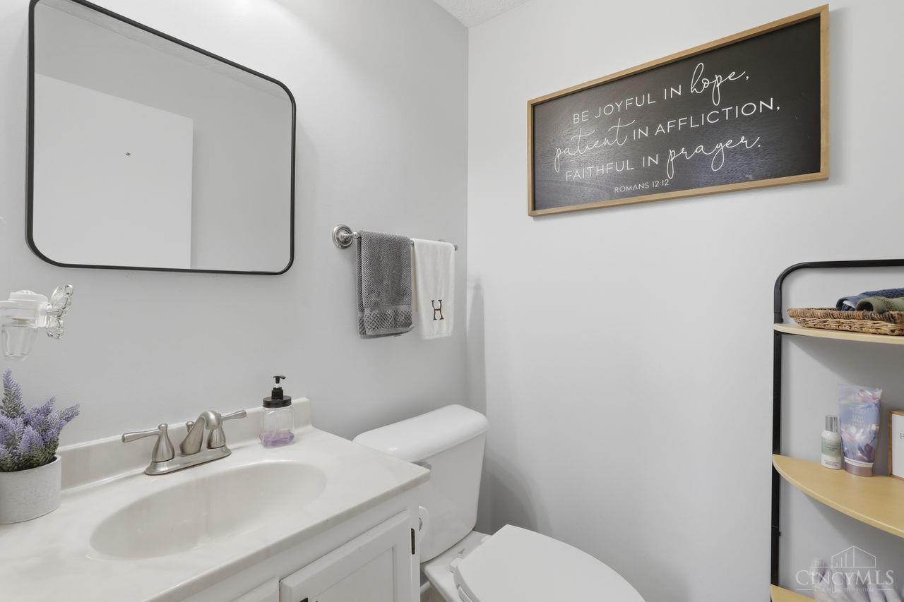 3170 Struble Road Cincinnati, OH 45251 - Photo 27 of 43
