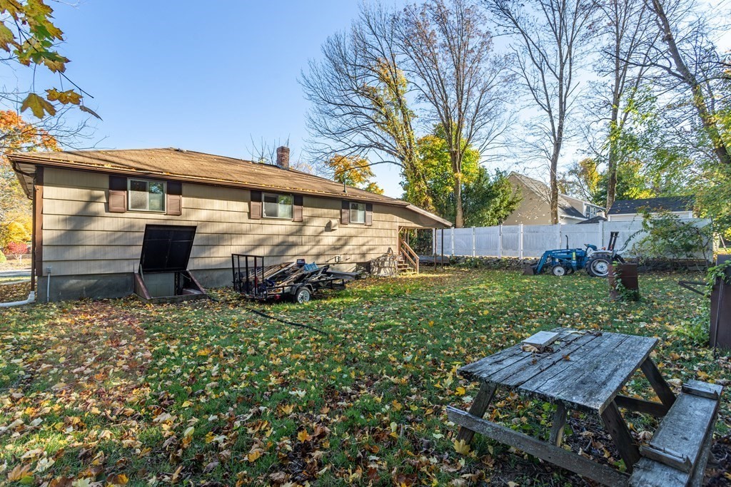 117 Conrad Road Marlborough, MA 01752 - Photo 4 of 32 Gallery Image 4