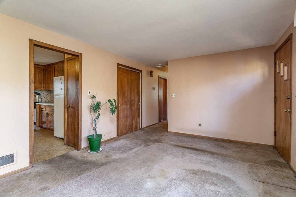 117 Conrad Road Marlborough, MA 01752 - Photo 10 of 32 Gallery Image 10