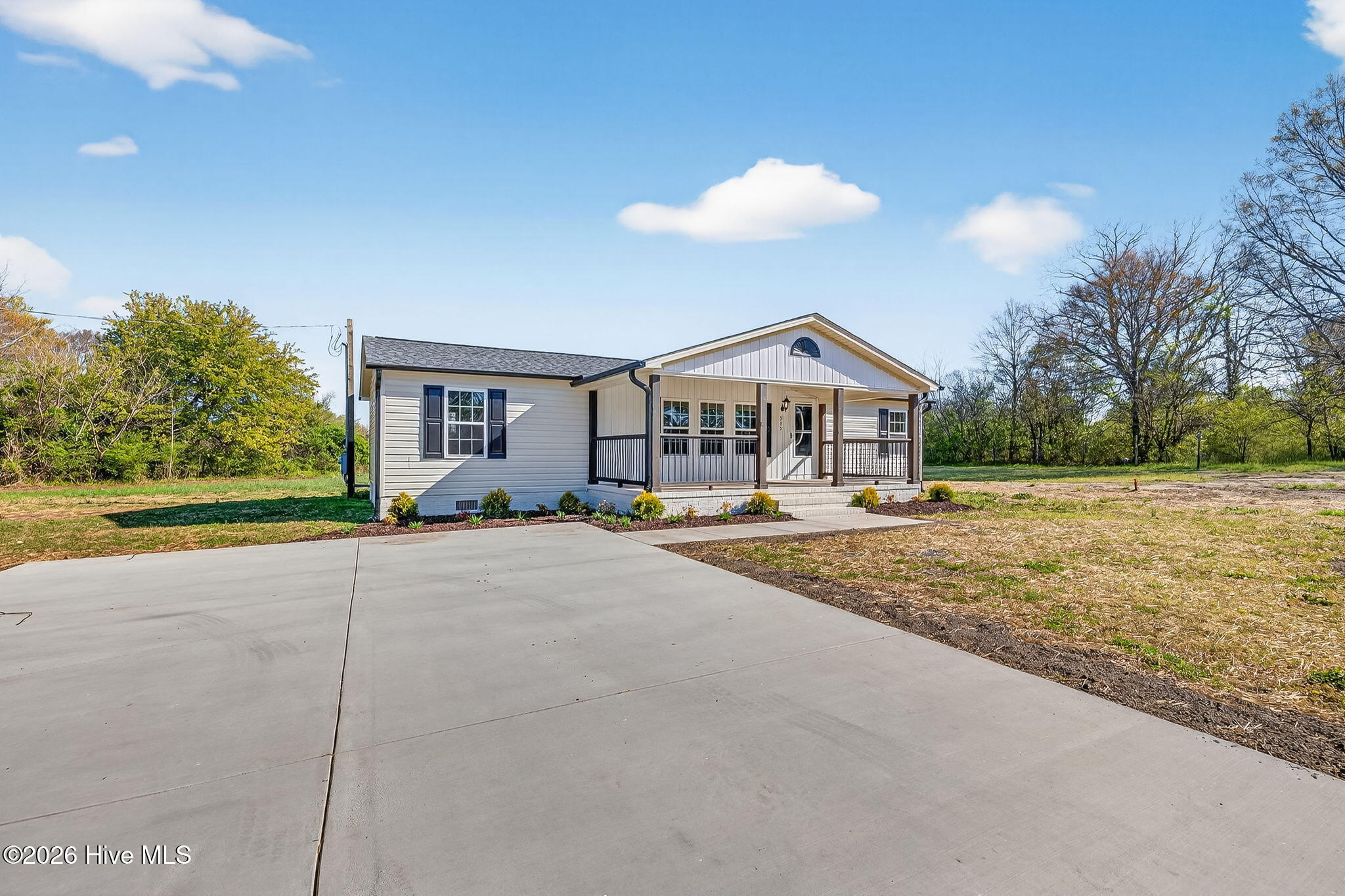 335 Myrtle Road Selma, NC 27576 - Photo 2 of 34