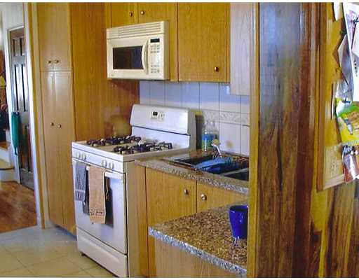 123 Glenbrook Road Warwick, RI 02889 - Photo 2 of 10 Kitchen.