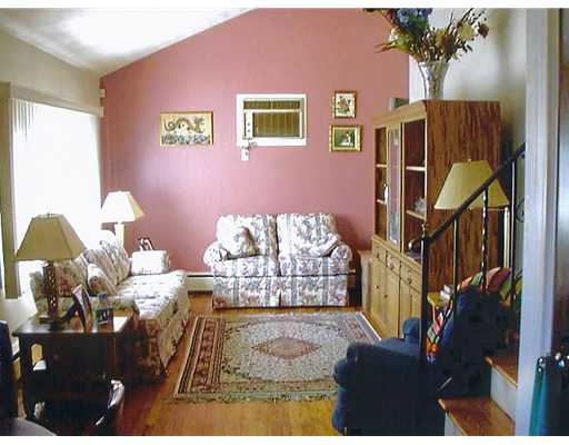 123 Glenbrook Road Warwick, RI 02889 - Photo 5 of 10 Living Room.