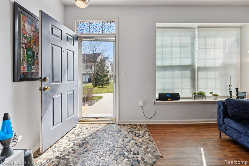1120 Rial Lake Drive Howell, MI 48843 - Photo 3 of 36 Gallery Image 3