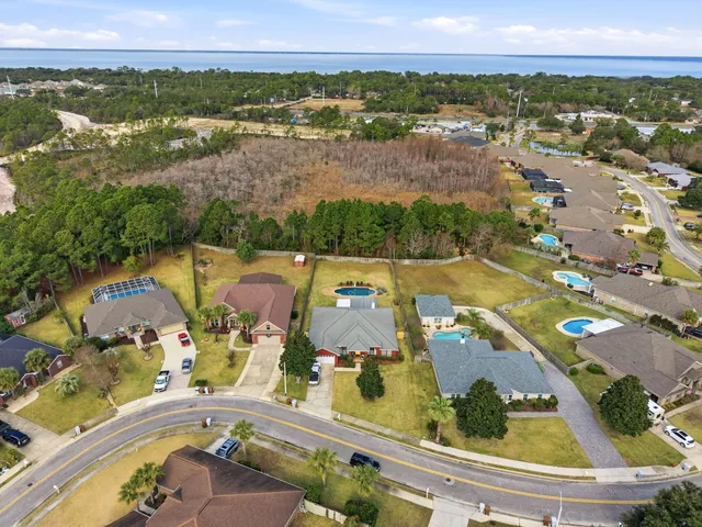 $660,000 | 1635 Woodlawn Way, Gulf Breeze, FL 32563
