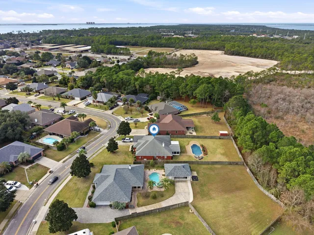 $660,000 | 1635 Woodlawn Way, Gulf Breeze, FL 32563