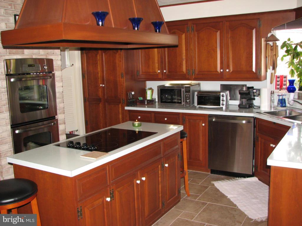 105 West Roseville Road Lancaster, PA 17601 - Photo 2 of 16 Gallery Image 2