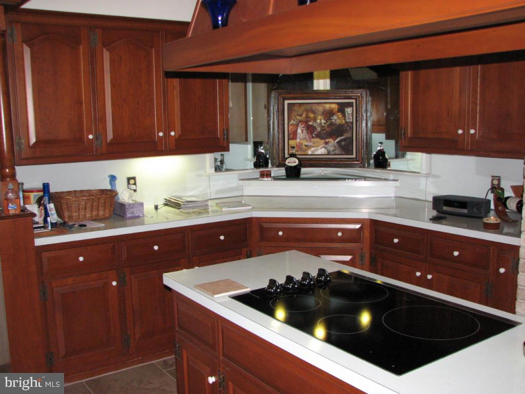105 West Roseville Road Lancaster, PA 17601 - Photo 3 of 16 Gallery Image 3