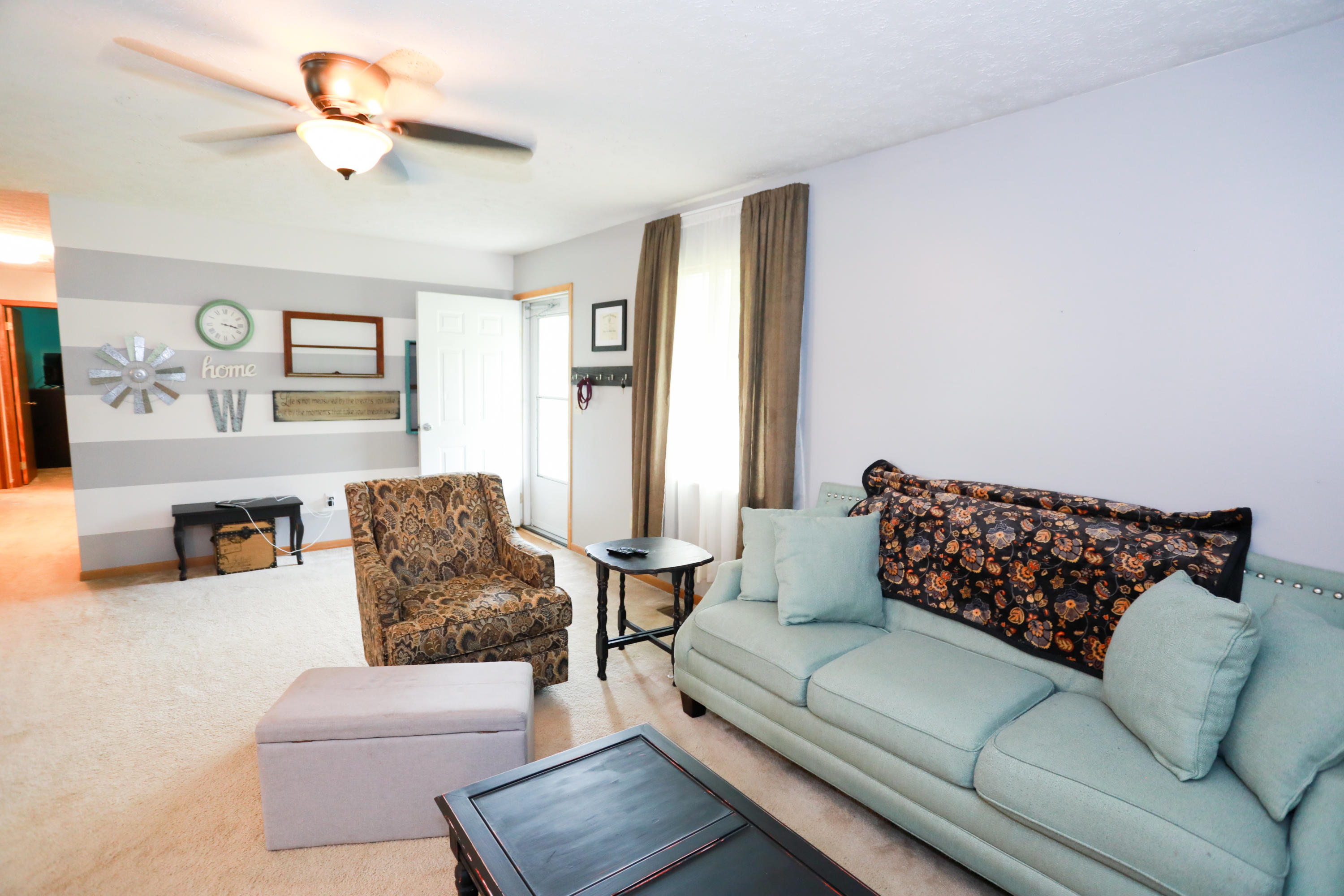 1936 Cedar Fork Road Tazewell, TN 37879 - Photo 11 of 17 Living Room