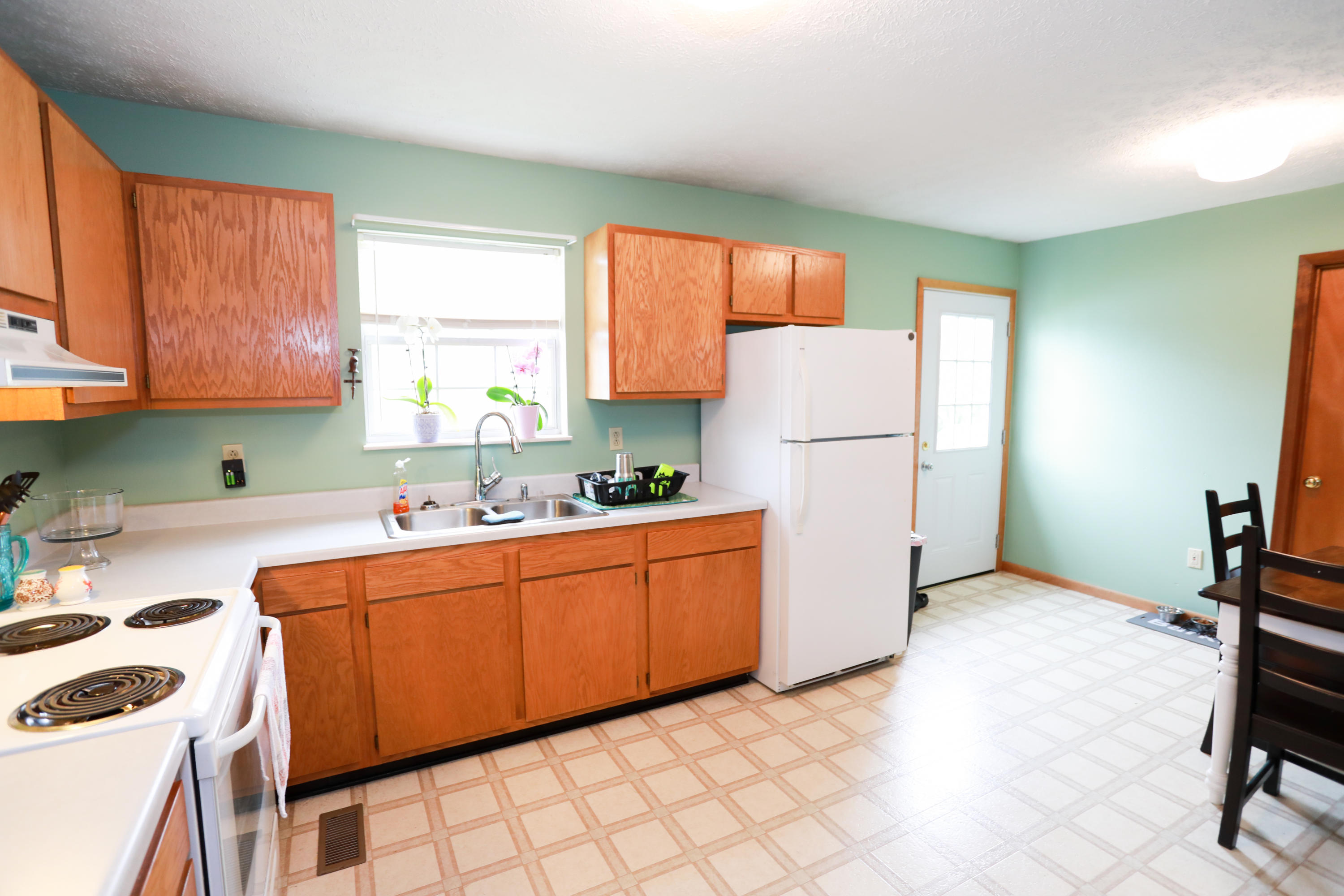 1936 Cedar Fork Road Tazewell, TN 37879 - Photo 7 of 17 Kitchen