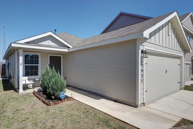 $1,450 | 13935 Mulch Court, San Antonio, TX 78252