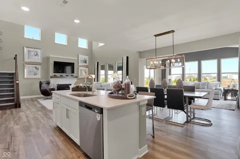 $537,885 | 1648 Vista Rdg N Drive, Greenwood, IN 46143