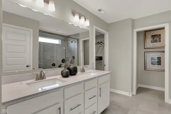 $537,885 | 1648 Vista Rdg N Drive, Greenwood, IN 46143