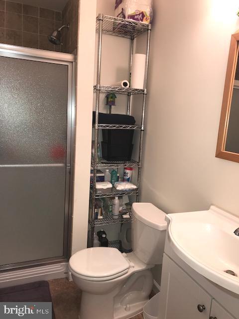 Full bathroom on main level