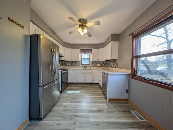 $160,000 | 323 10th Street North, Breckenridge, MN 56520