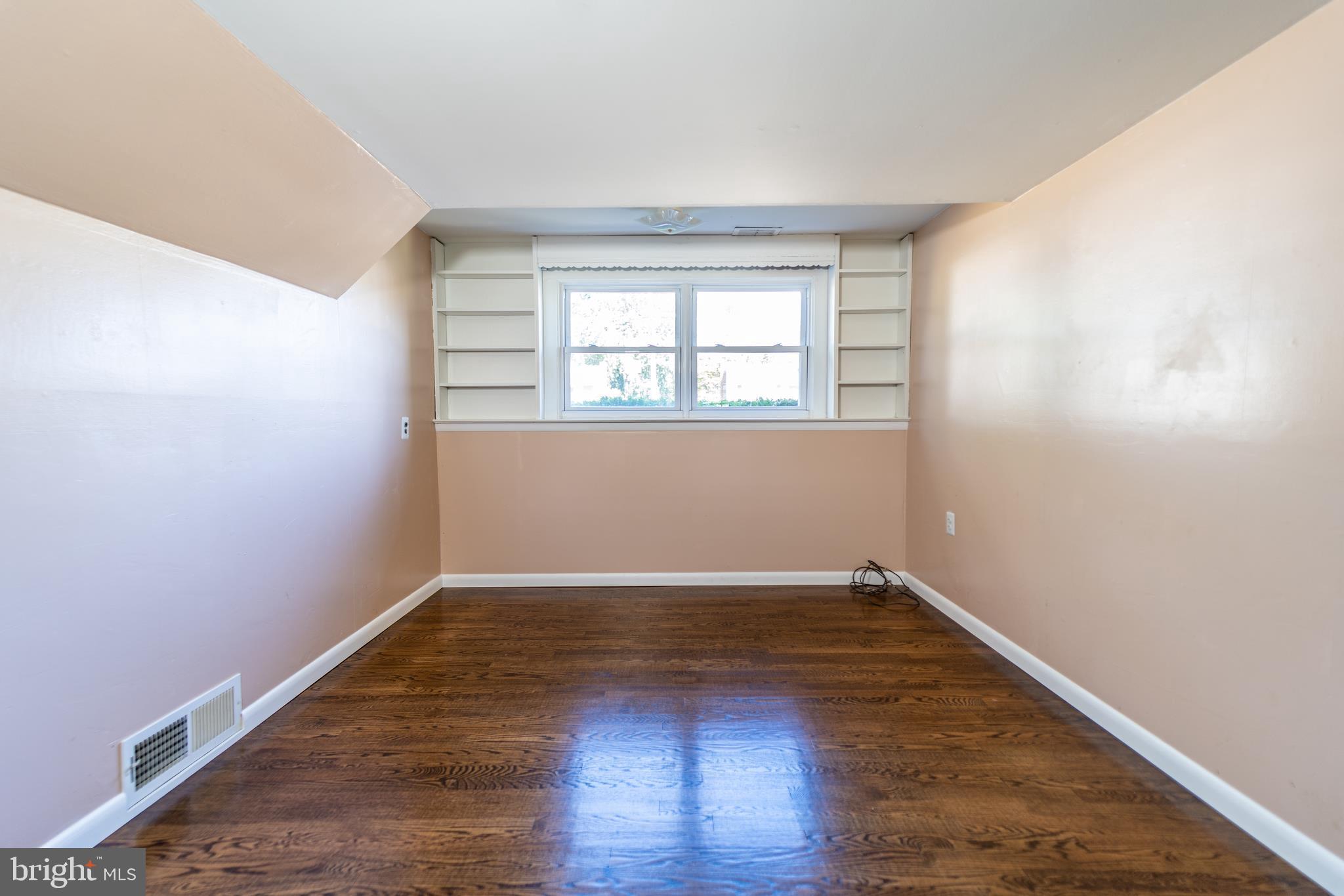 8 Walton Road Mount Holly, NJ 08060 - Photo 12 of 16