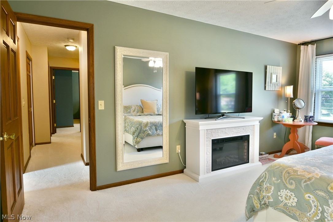 8930 Echo Lake Road Northeast Warren, OH 44484 - Photo 30 of 46 Master bedroom