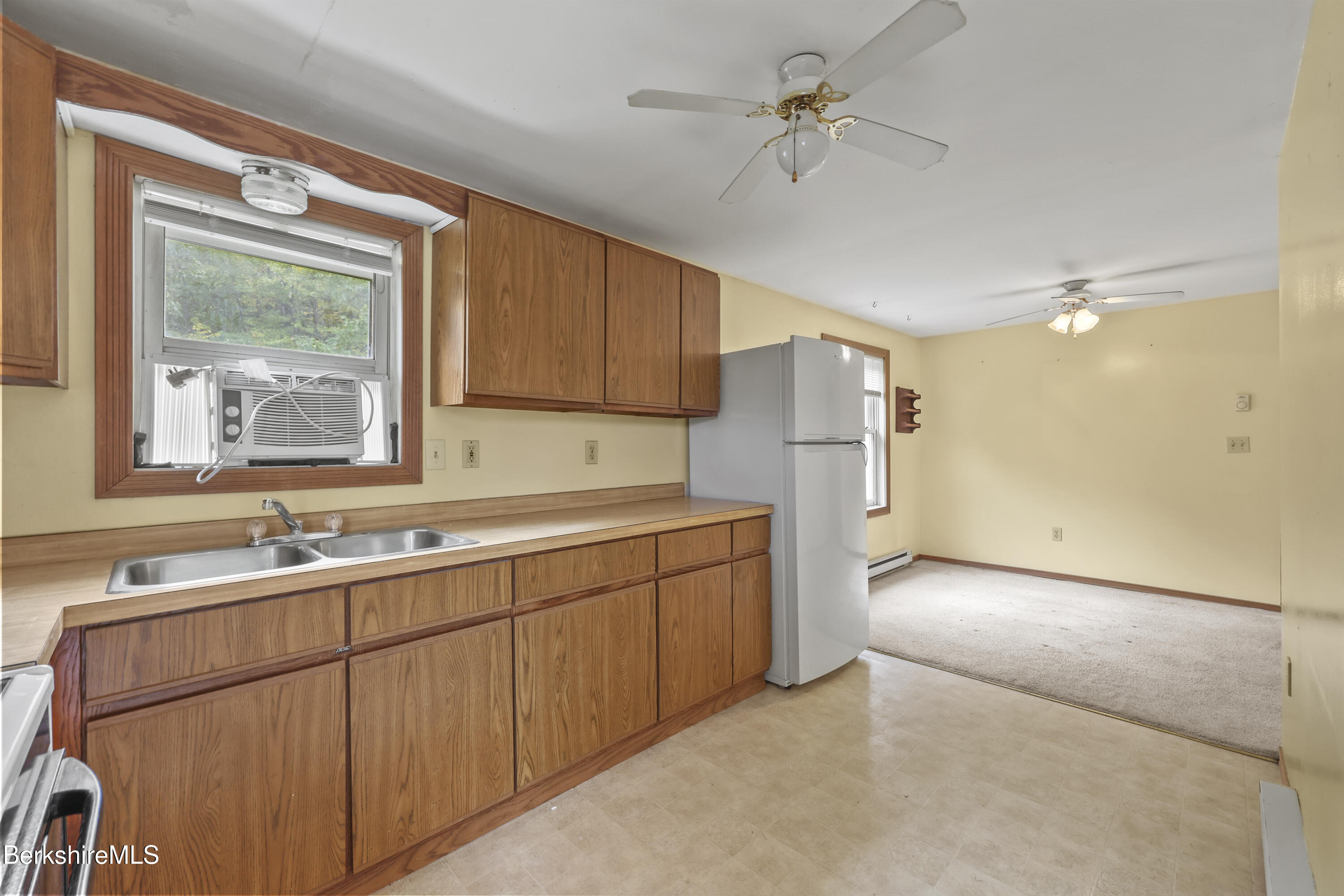 40 Central Shaft Road Florida, MA 01247 - Photo 18 of 42 85 Kitchen