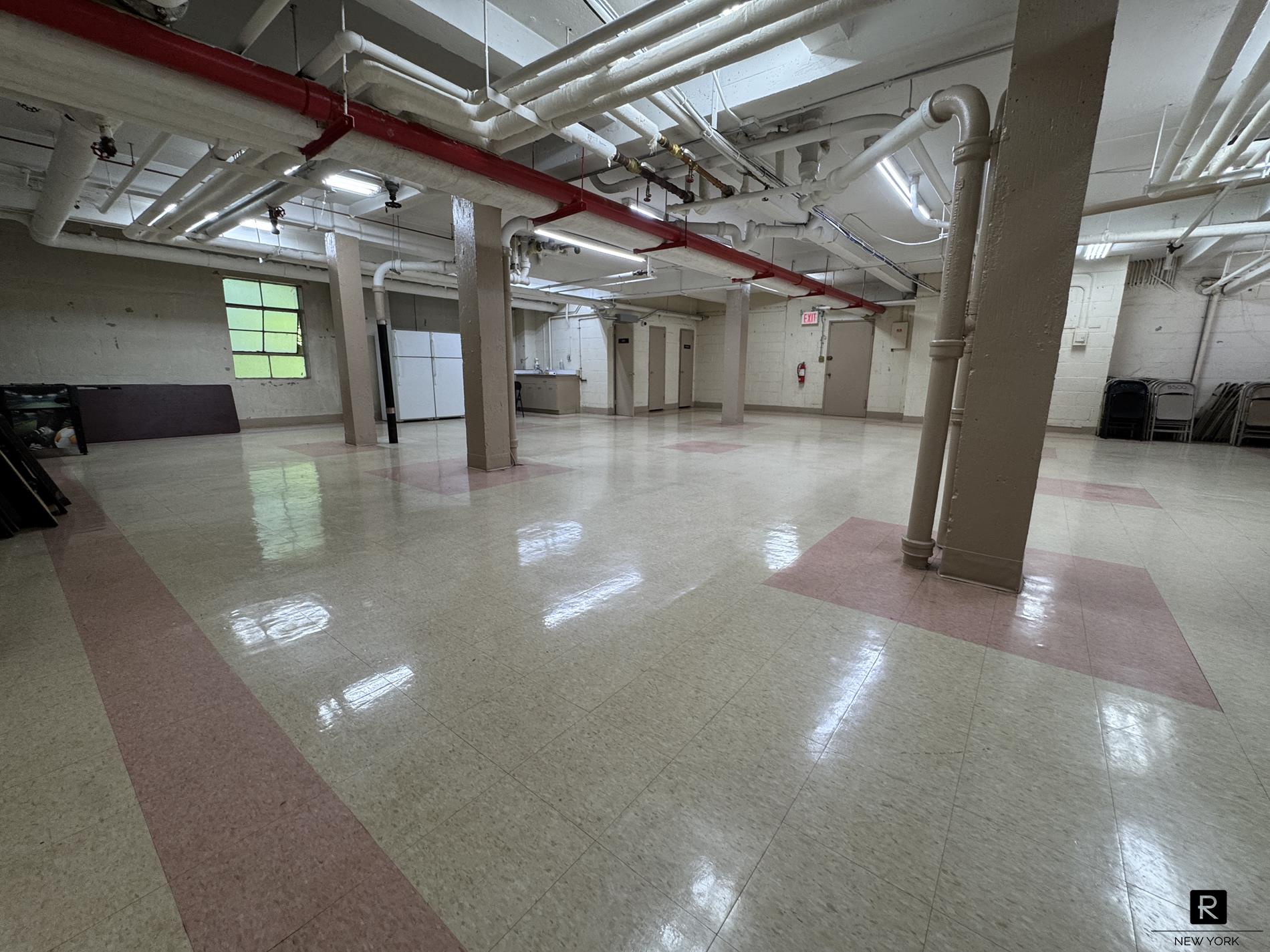 5500 Fieldston Road, Unit 4EE Bronx, NY 10471 - Photo 14 of 16 Family Room