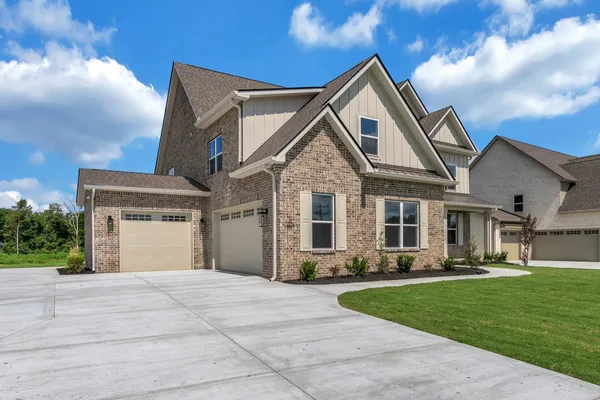 $1,074,900 | 7106 Denton Drive, Christiana, TN 37037