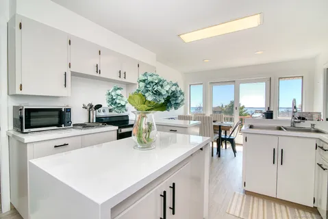 $3,200 | 782 Groton Long Point Road, Groton, CT 06340