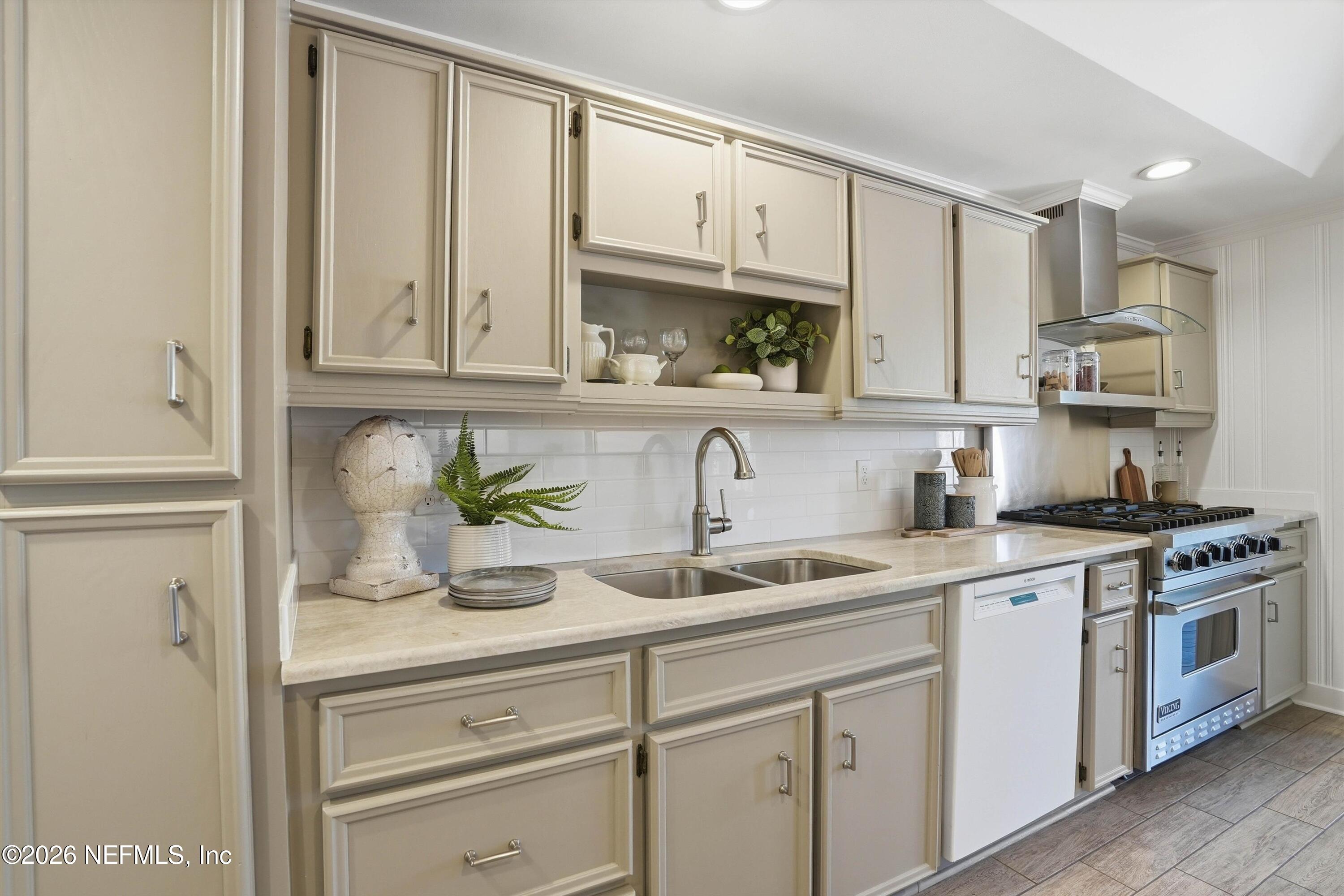 833 Sorrento Road Jacksonville, FL 32207 - Photo 16 of 68 Kitchen