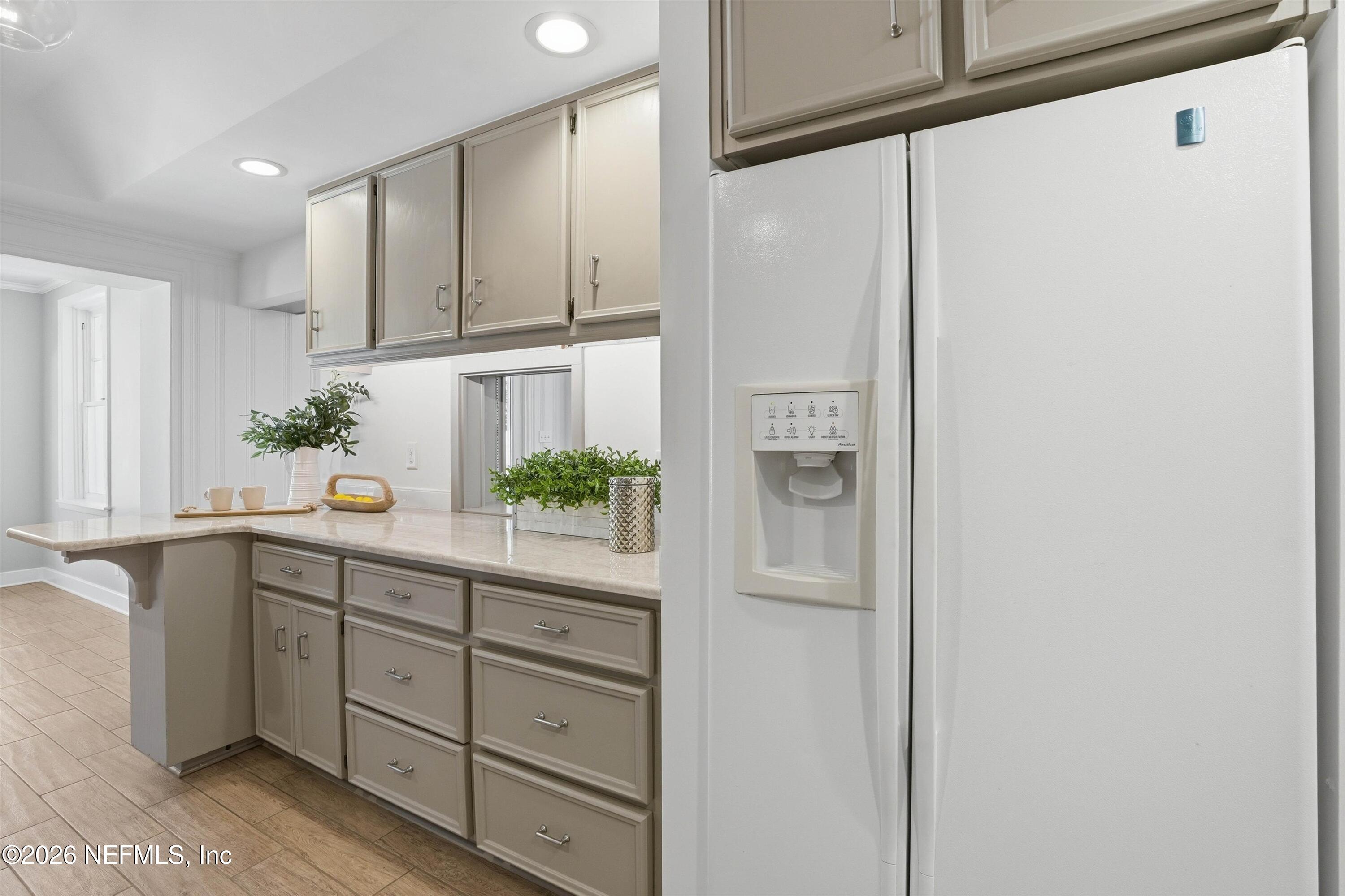 833 Sorrento Road Jacksonville, FL 32207 - Photo 17 of 68 Kitchen