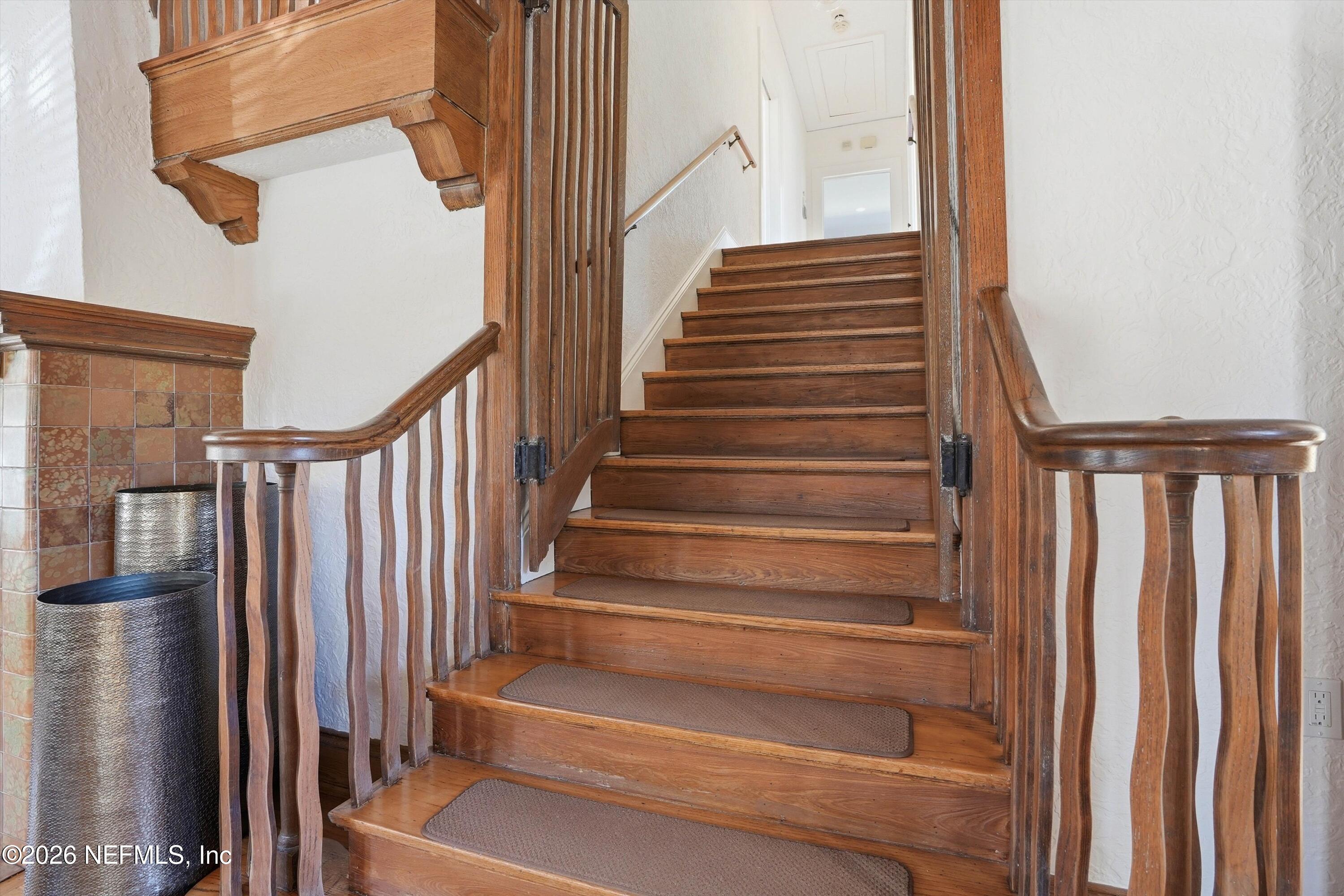 833 Sorrento Road Jacksonville, FL 32207 - Photo 22 of 68 Stairs