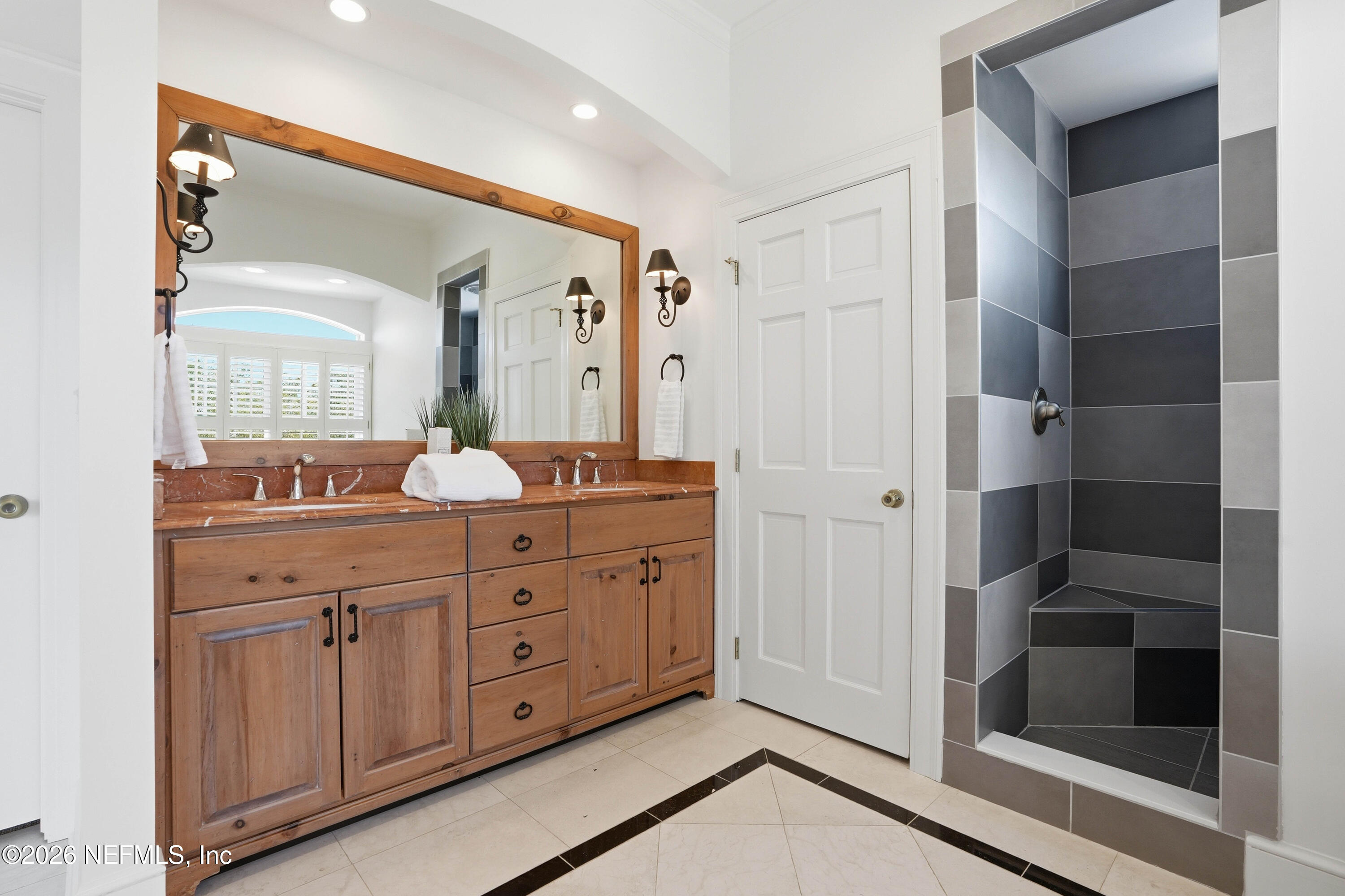 833 Sorrento Road Jacksonville, FL 32207 - Photo 29 of 68 Primary Bathroom