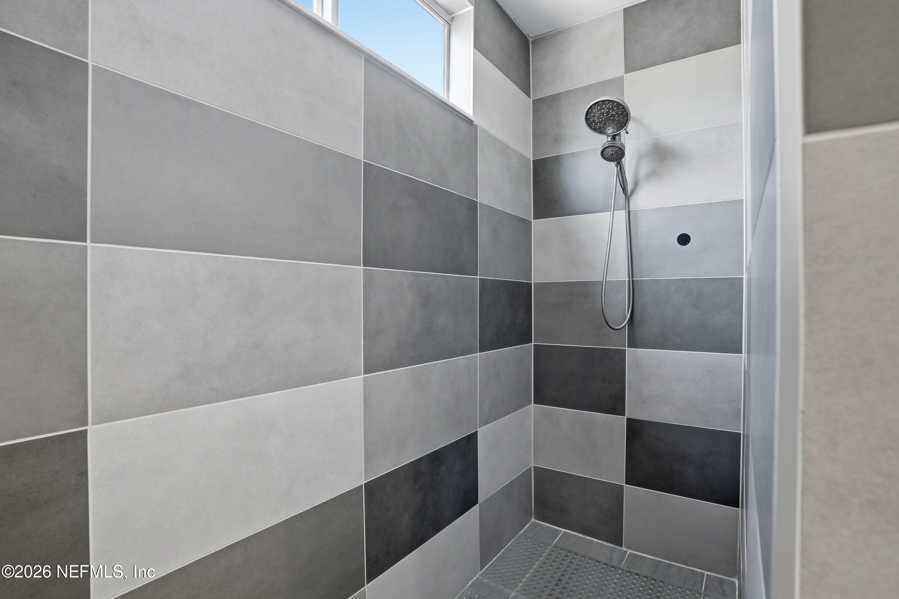 833 Sorrento Road Jacksonville, FL 32207 - Photo 30 of 68 Primary Bathroom