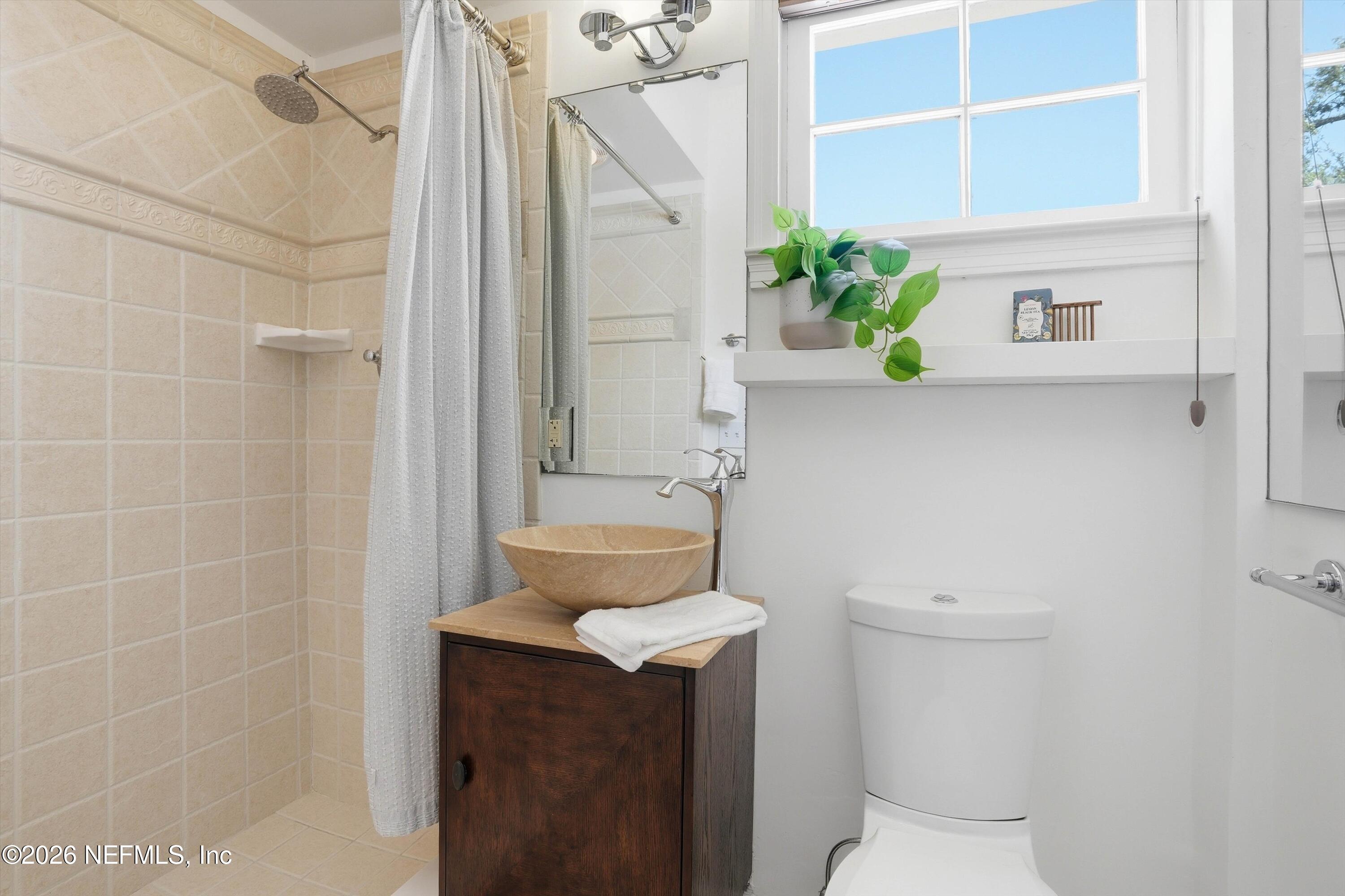 833 Sorrento Road Jacksonville, FL 32207 - Photo 38 of 68 Downstairs Bathroom