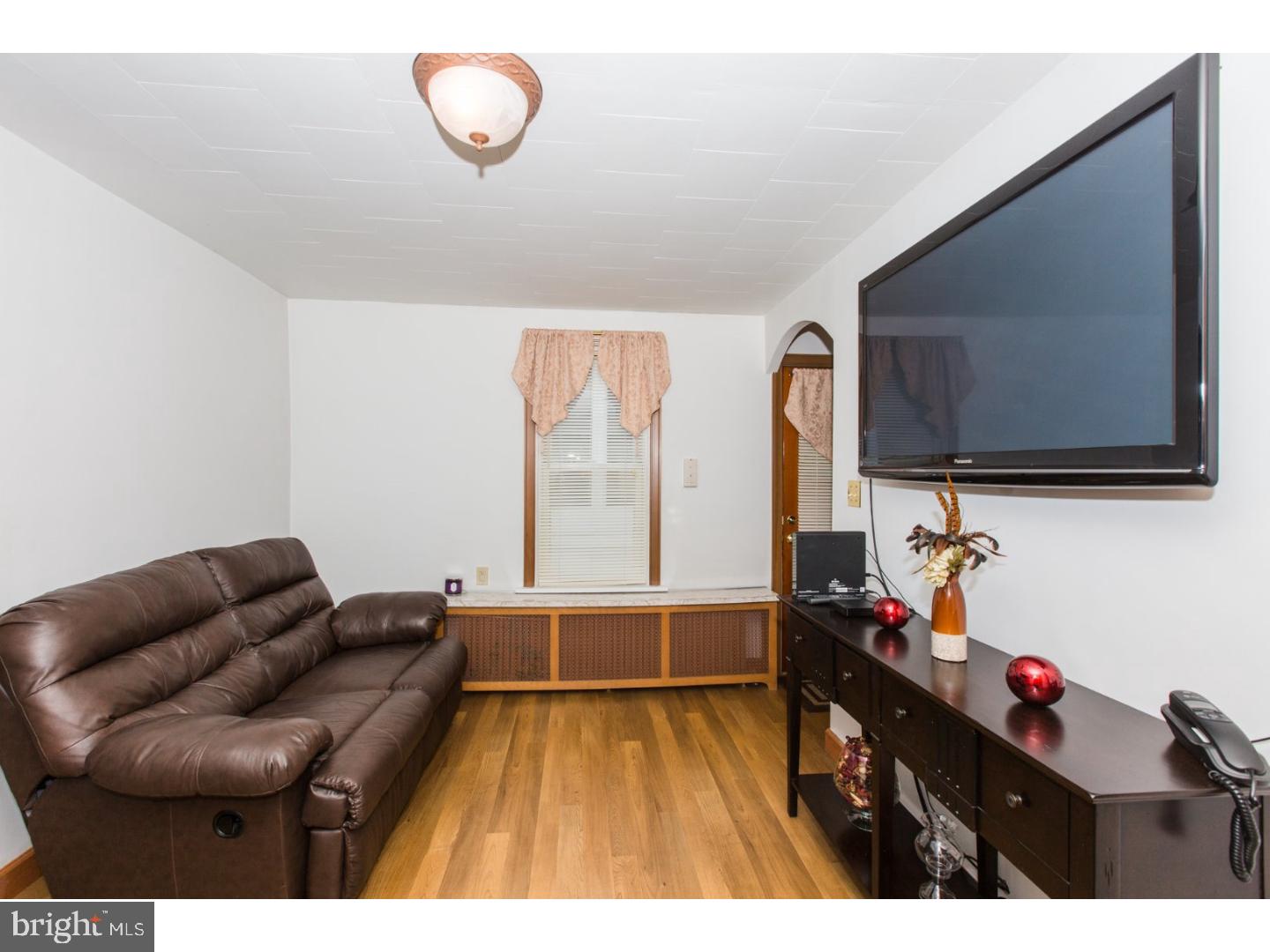 1427 Fayette Avenue Reading, PA 19607 - Photo 6 of 22 Den