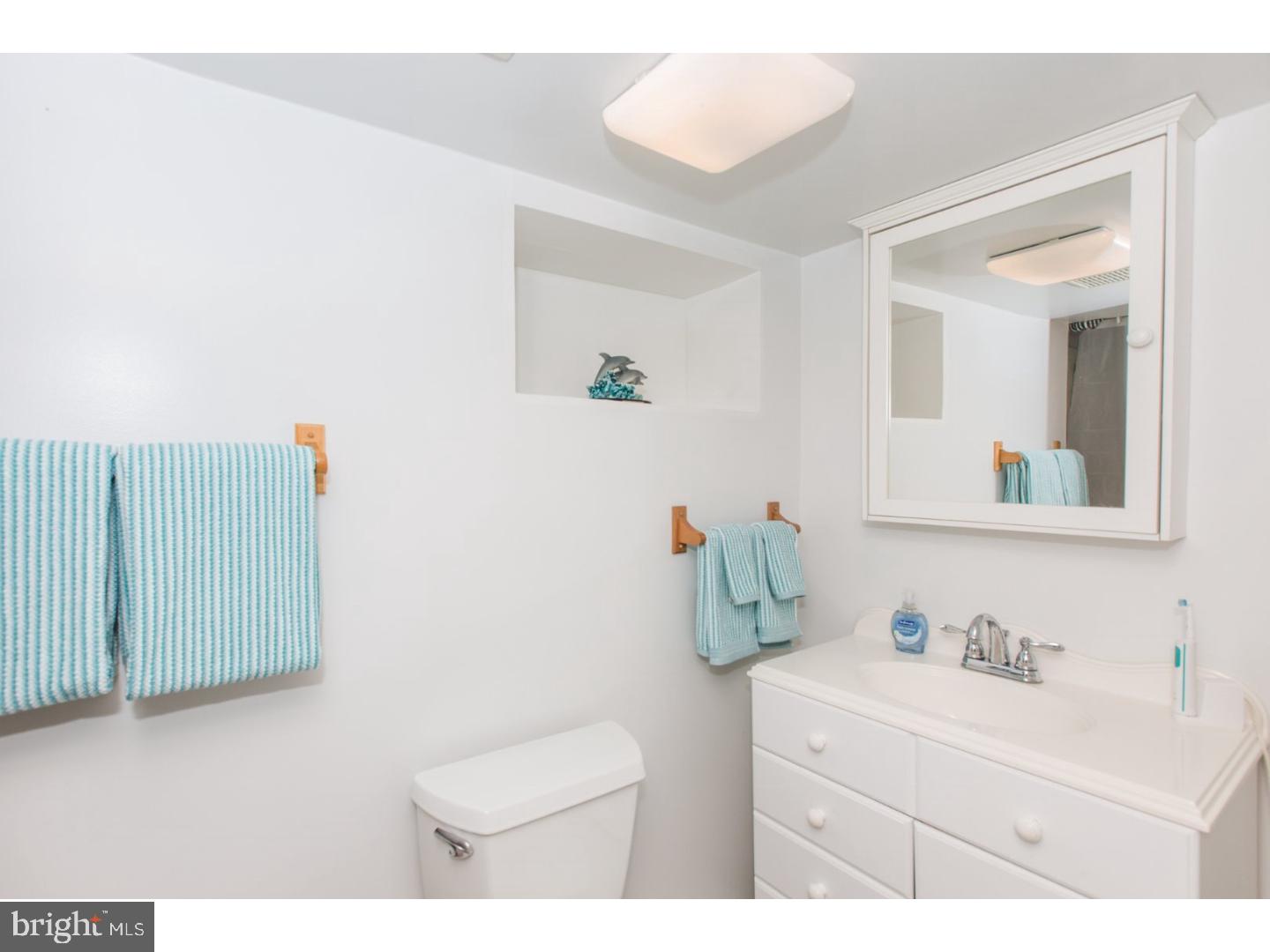 1427 Fayette Avenue Reading, PA 19607 - Photo 10 of 22 Bathroom