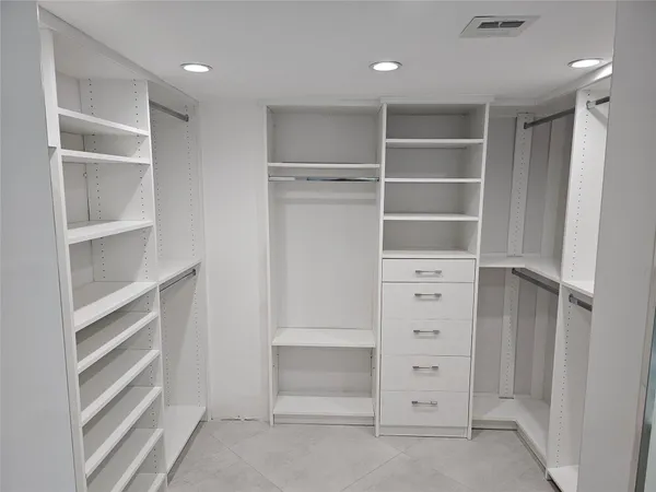 $685,000 | 750 North Ocean Boulevard, Unit 503, Pompano Beach, FL 33062