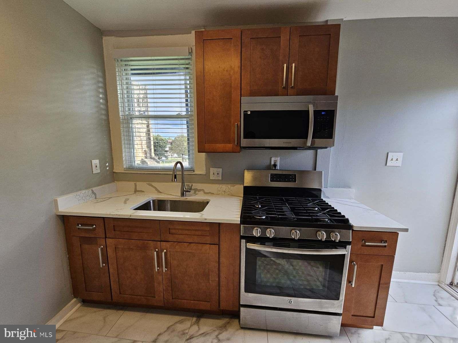 3414 Garrison Boulevard Baltimore, MD 21215 - Photo 26 of 60 Unit 2 Kitchen with Gas Range