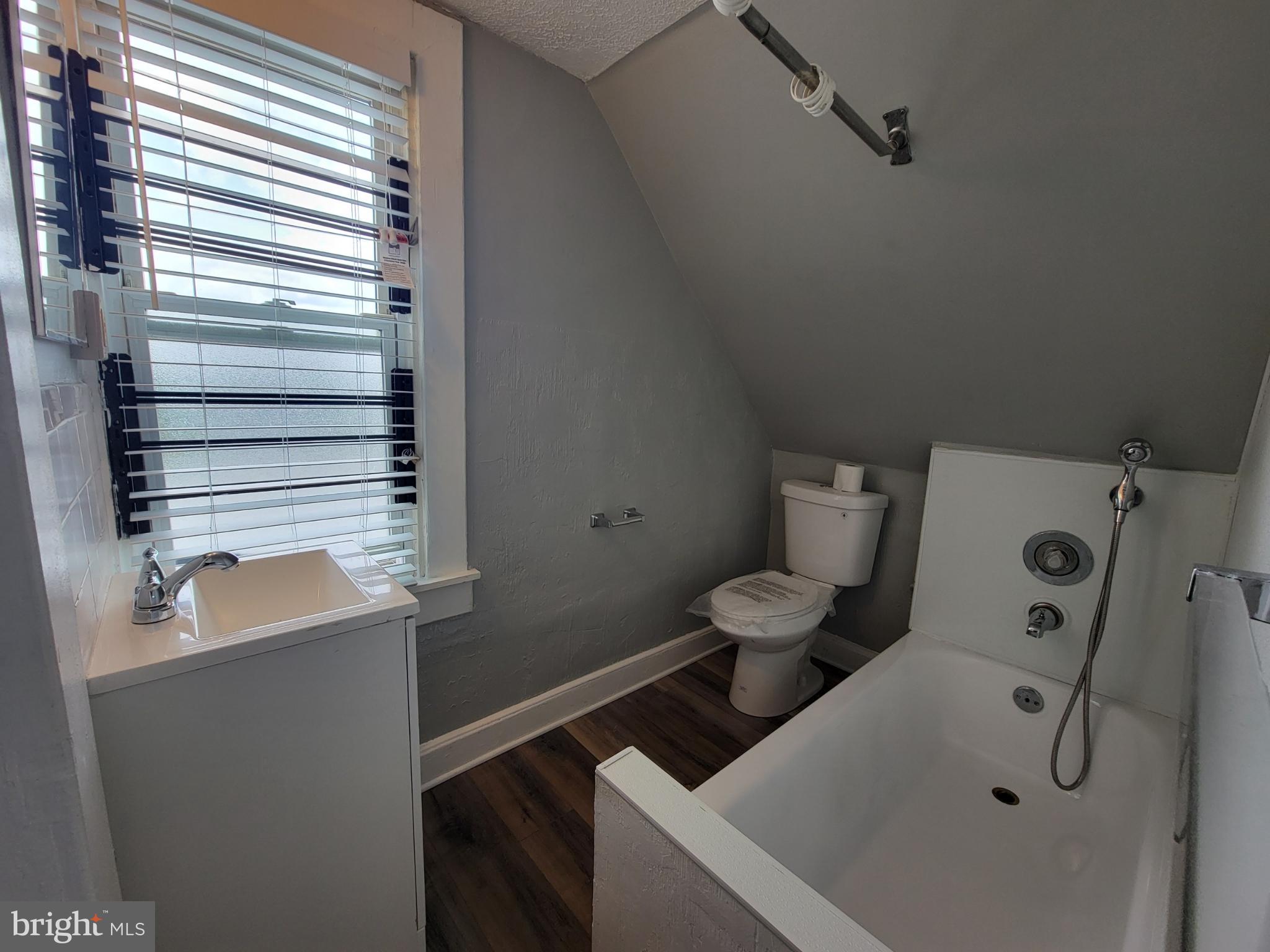 3414 Garrison Boulevard Baltimore, MD 21215 - Photo 46 of 60 Unit 3 Bathroom with Tub Shower