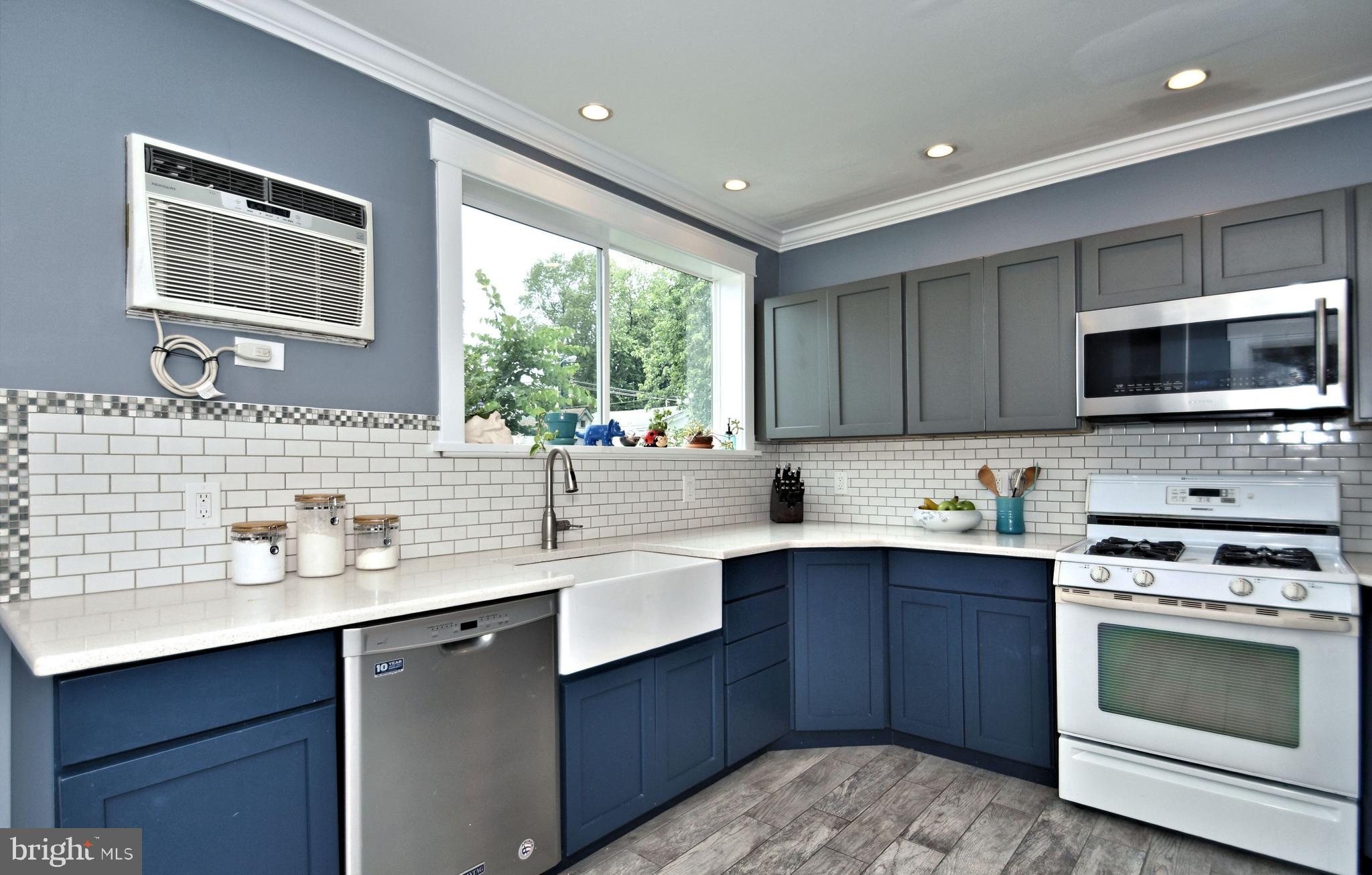 318 Ballymore Road Springfield, PA 19064 - Photo 2 of 41 New Eat-in-kitchen