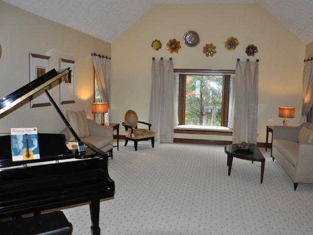 11033 Fall Creek Road Indianapolis, IN 46256 - Photo 11 of 24 Gallery Image 11