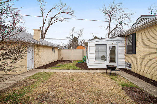 521 Mack Street Joliet, IL 60435 - Photo 3 of 13