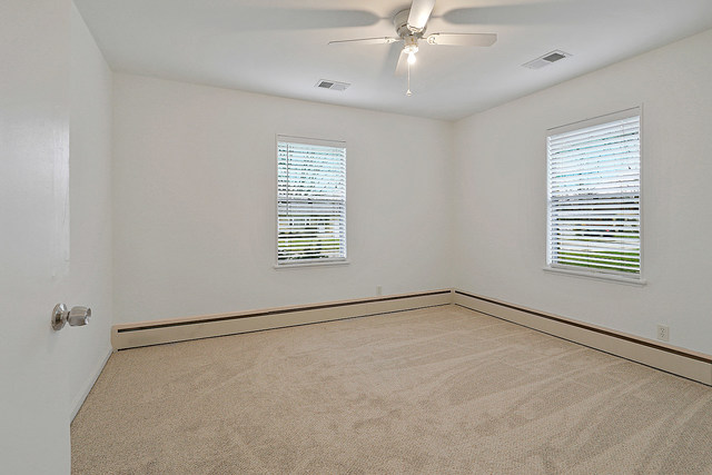 521 Mack Street Joliet, IL 60435 - Photo 7 of 13