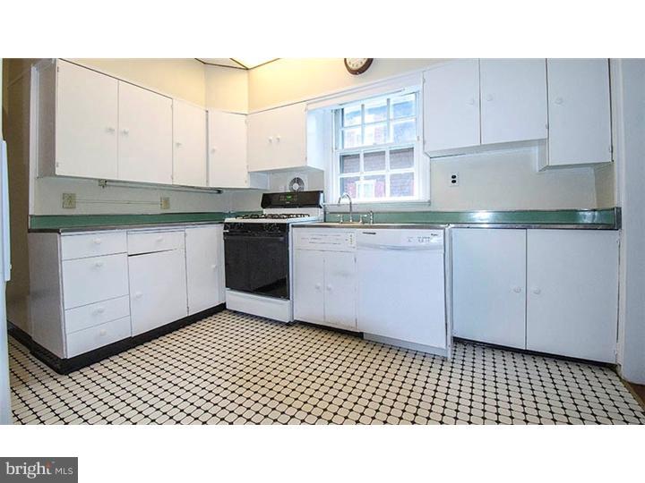 211 Poplar Avenue Wayne, PA 19087 - Photo 16 of 25 Kitchen