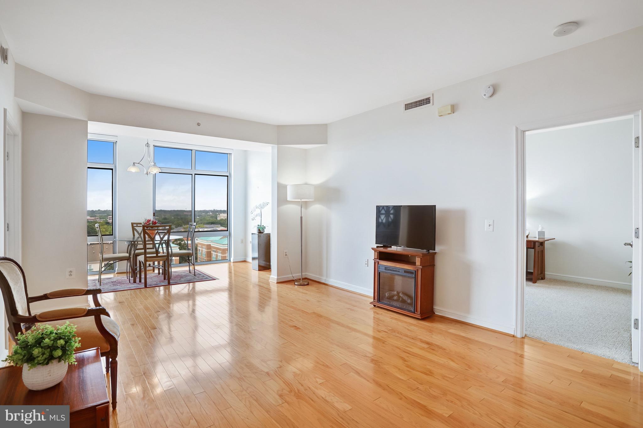 11990 Market Street, Unit 814 Reston, VA 20190 - Photo 5 of 76 Gallery Image 5