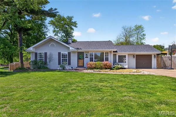 $325,000 | 247 Old Ballwin Road, Ballwin, MO 63021