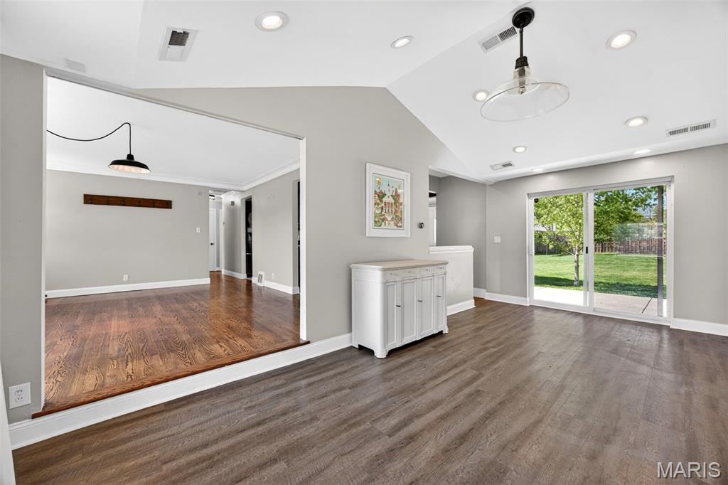 247 Old Ballwin Road Ballwin, MO 63021 - Photo 13 of 39