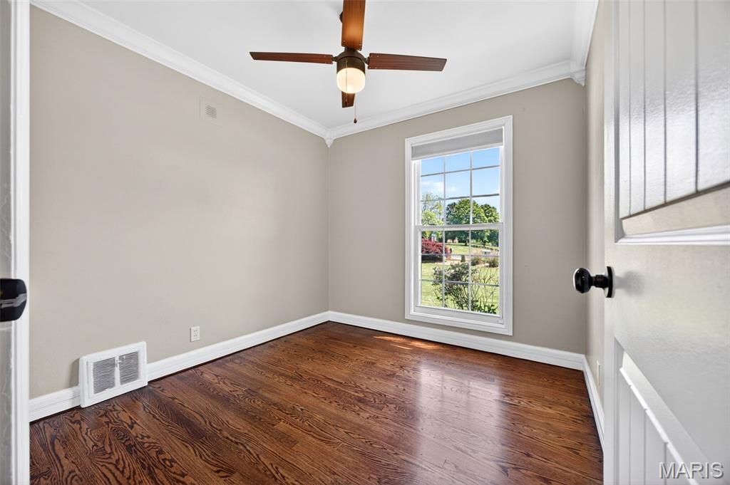 247 Old Ballwin Road Ballwin, MO 63021 - Photo 15 of 39