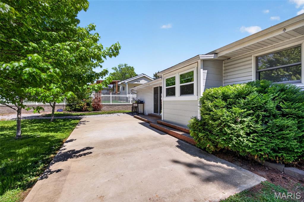 247 Old Ballwin Road Ballwin, MO 63021 - Photo 35 of 39